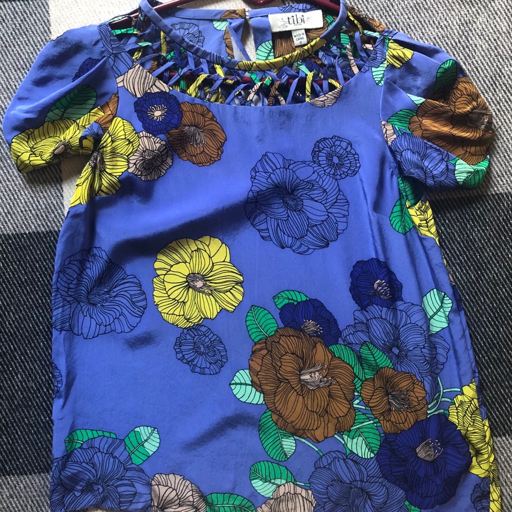Anthropologie shirt size 0.